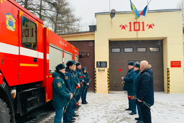 Возложение цветов к мемориальной доске Буренко П.Т.