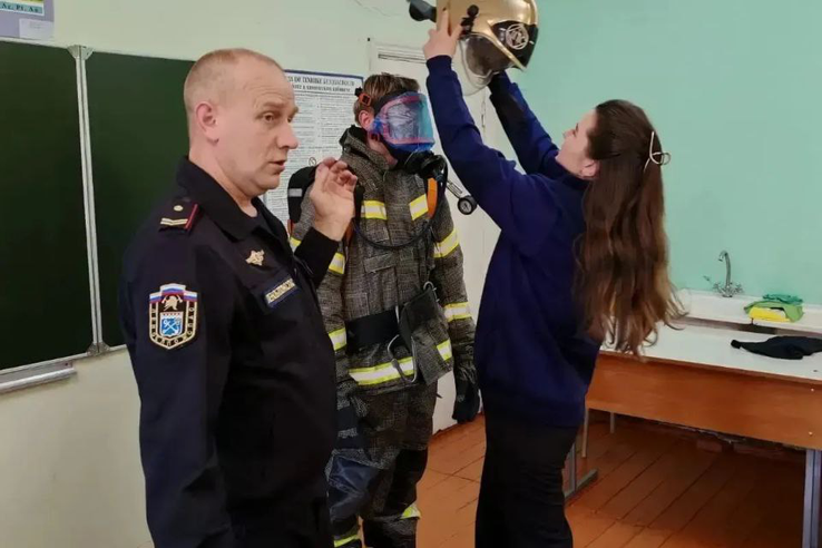 Я б в пожарные пошел, пусть меня научат!