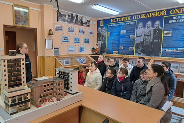 Леноблпожспас знакомит детей с героической профессией