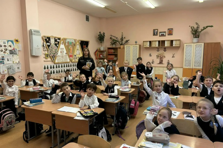 Безопасность начинается с малого: Урок пожарной грамотности для первоклассников в Кудрово