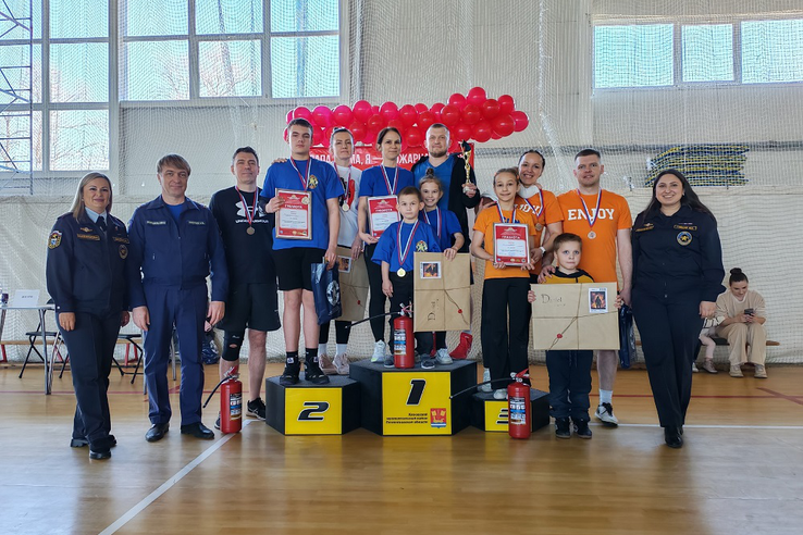 Мама, папа и я - пожарная семья! Отдыхаем по-спортивному!