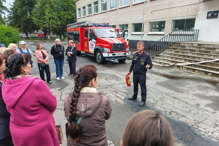 В Кингисеппе проведен учебный семинар по противопожарной безопасности для педагогических коллективов