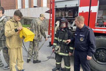 Знакомство с пожарными для участников Центра военно-патриотического воспитания