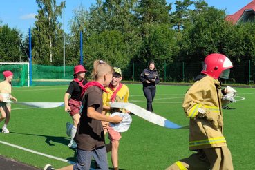 В летнем лагере Отрадненской школы соревновались Юные пожарные