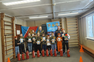 День рождения огнетушителя: спортивные эстафеты