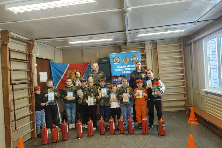 День рождения огнетушителя: спортивные эстафеты