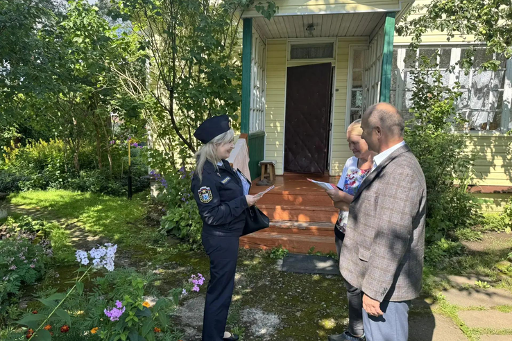 Берегите себя и своё имущество: Инструкторы Леноблпожспас напомнили населению о мерах пожарной безопасности