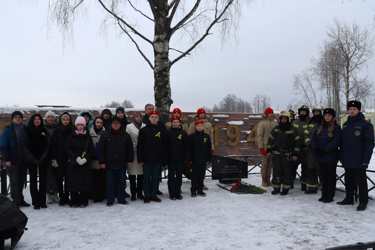 Работники Леноблпожспас приняли участие в памятных мероприятиях к 82-й годовщине снятия блокады Ленинграда