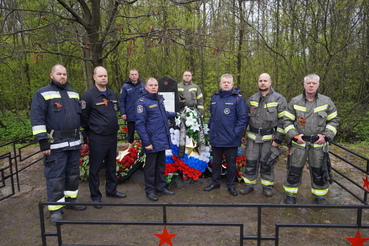 Огнеборцы почтили память юных защитников Ленинграда
