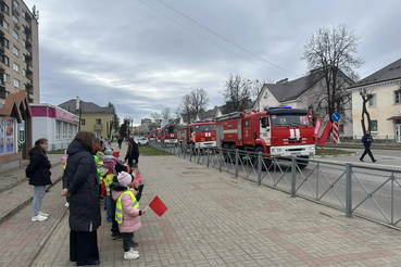 Первомайские праздники заканчиваются, а мы продолжаем вспоминать, как прошли торжества ко Дню пожарной охраны