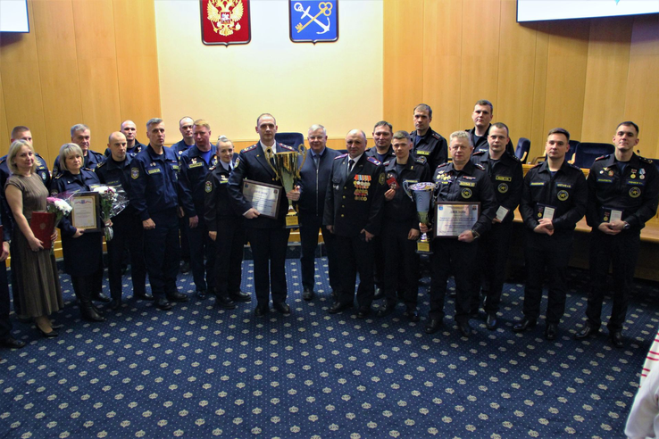 Лучшие подразделения и сотрудники Леноблпожспас отмечены наградами в Правительстве Ленинградской области