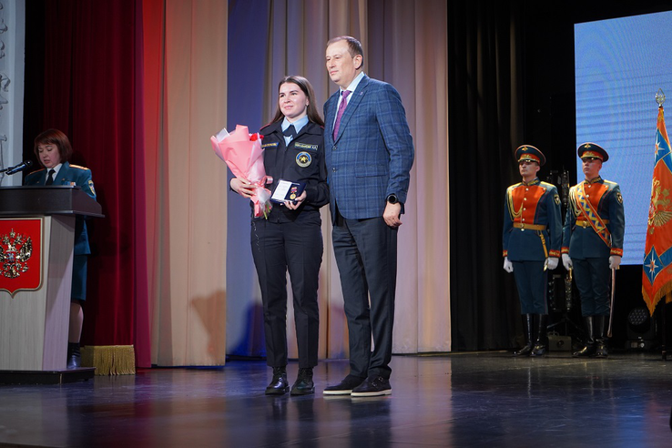 Высокие награды огнеборцам Леноблпожспас и отличившимся сотрудникам и жителям региона