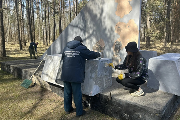 Ко Дню Победы работники Леноблпожспас традиционно выходят на патриотические субботники
