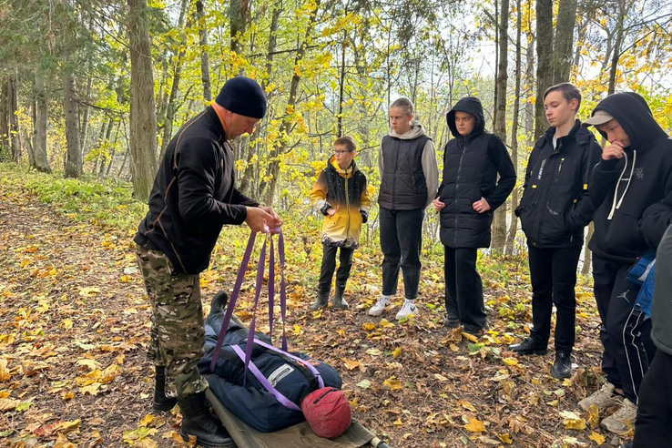 Юные пожарные Пикалевской школы постигали азы спасработ в природной среде