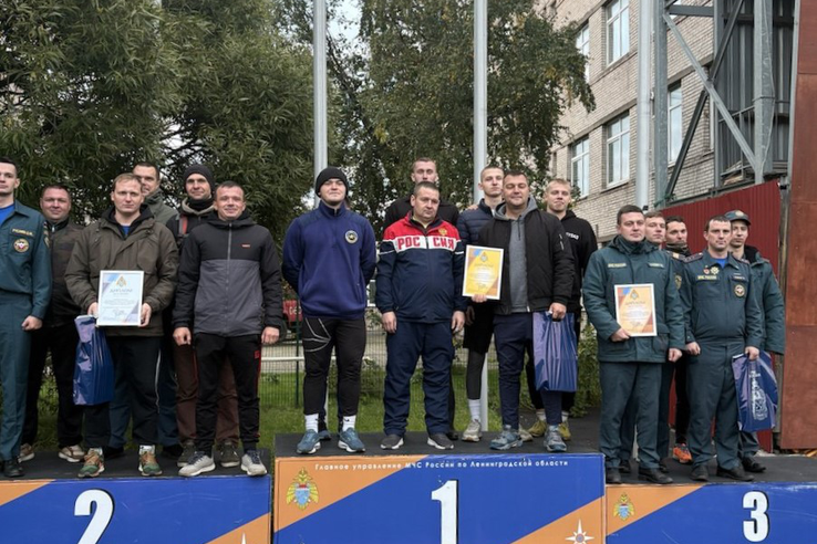 Команда «Леноблпожспас» победила в лично-командных соревнованиях по пожарно-спасательному спорту