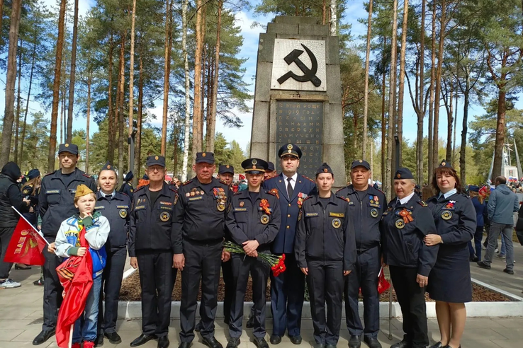 Память, объединяющая поколения: огнеборцы почтили героев войны