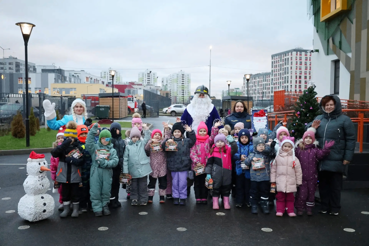 В Янинском центре образования прошла акция «Пожарный Дед Мороз»