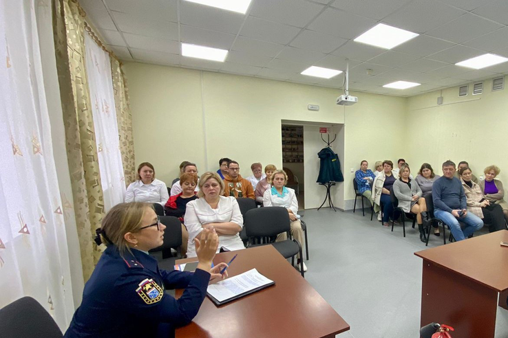 В Лодейнопольском районе продолжается профилактика пожаров в медучреждениях