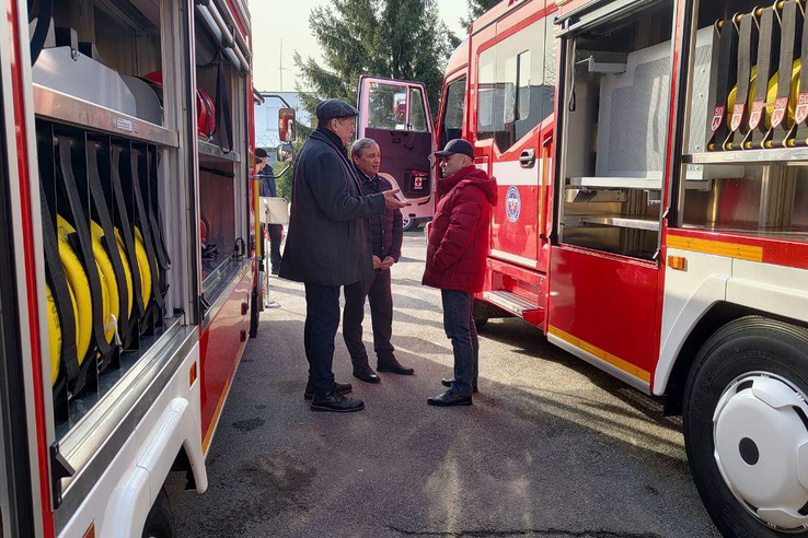 Начальник ГКУ «Леноблпожспас» ознакомился с новыми разработками автомобильной пожарной техники