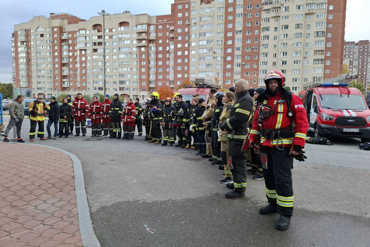 27 этажей в полной экипировке: в  Санкт- Петербурге прошёл «Добровольный вызов».