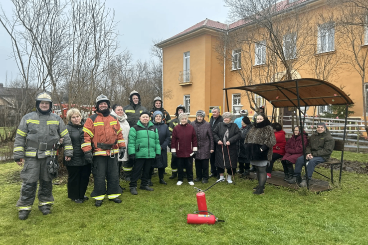 В Сланцевском ЦСО «Надежда» прошло пожарно-тактическое учение