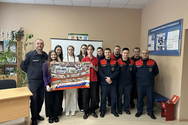 Круглосуточно на службе, на посту и день и ночь...