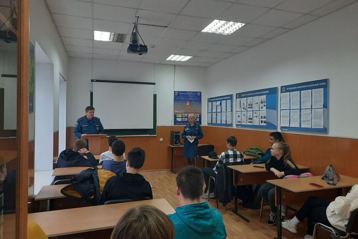 Школьникам Волосовского района рассказали о профессии пожарного