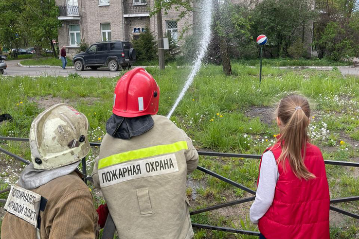 Пожарная машина - самое интересное для детей!