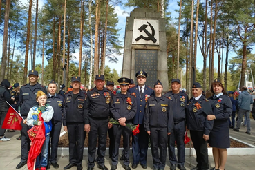 Память, объединяющая поколения: огнеборцы почтили героев войны