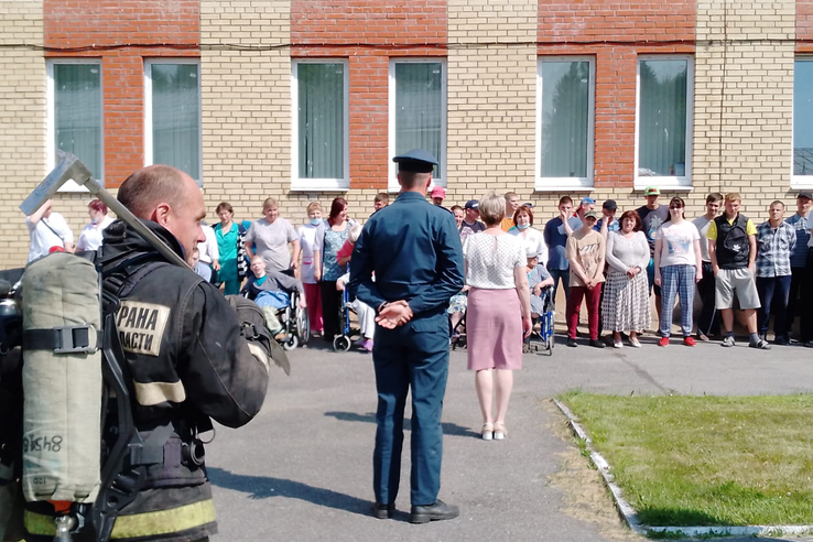 Учебно-тренировочная эвакуация в Волосовском ПНИ.