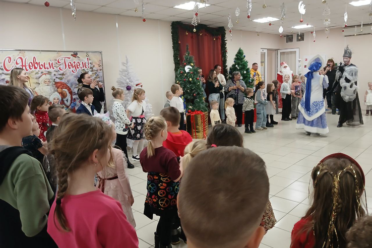 В Культурном центре «Фортуна» состоялась традиционная новогодняя ёлка для детей работников Кировского отряда Леноблпожспас.