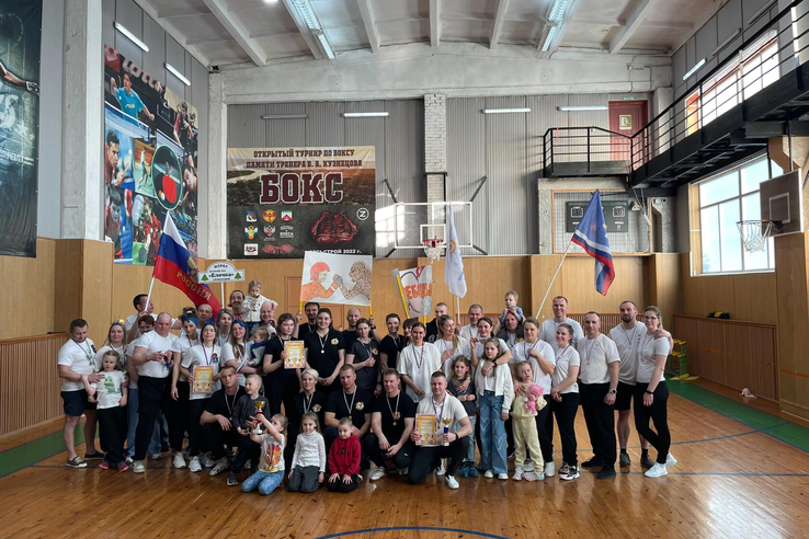В спортивном комплексе города Сясьстрой состоялись семейные соревнования «Мама, папа – пожарная семья!».
