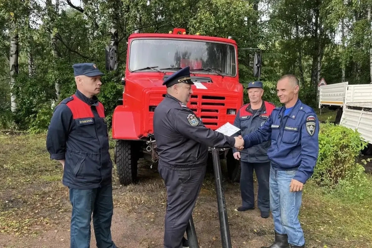 Ленинградская область передала технику противопожарной службе Новгородской области